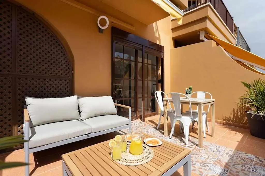 Sunnyland Apartment Costa Silencio Parking location